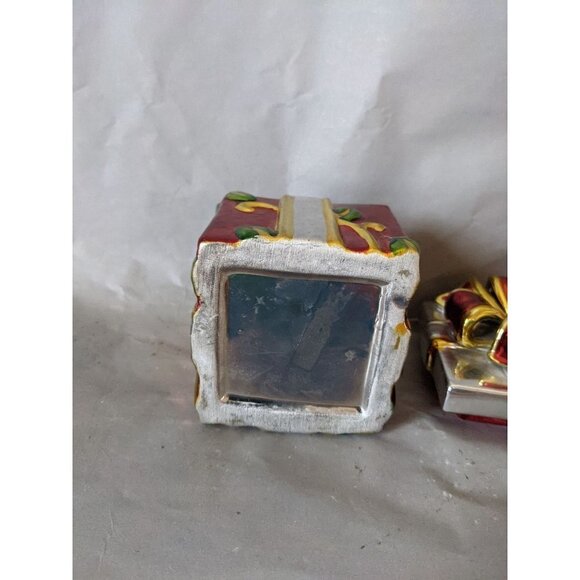 Christ gift box glass red green gold  Holiday  4.5"  h x 3" wide  trinket - Picture 6 of 6